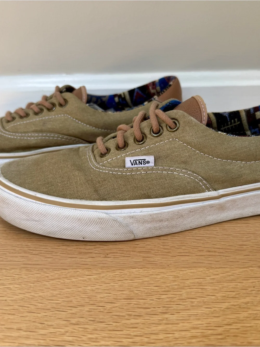 Vans Era Low Skate Shoes Men’s 10 Olive Green Canvas Southwestern Aztec Lining